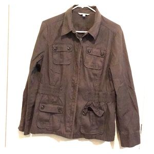 Olive green zip up pocketed jacket